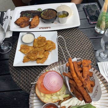Blend Astoria - Salmon burger & Churrasco Lunch - Latin American Near Me - Astoria, New York