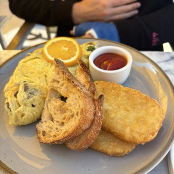 Flipper's - Eggs & toast - Pancakes Near Me - West Hollywood, California Flipper's - Eggs & toast - Pancakes Near Me - West Hollywood, California