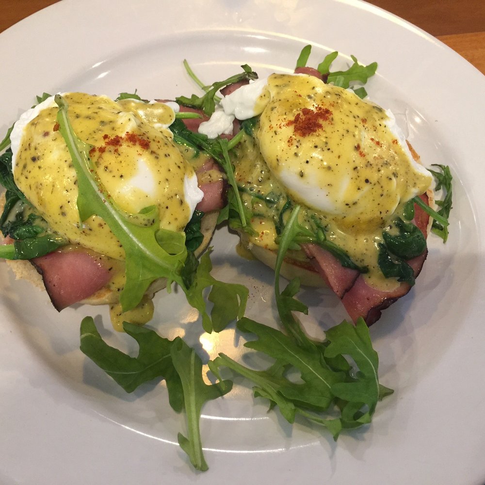 Kitchenette - Egg benedict - Breakfast & Brunch Near Me - Templeton, California Kitchenette - Egg benedict - Breakfast & Brunch Near Me - Templeton, California