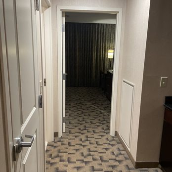 Embassy Suites by Hilton Buffalo - Huge rooms - Hotels Near Me - Buffalo, New York