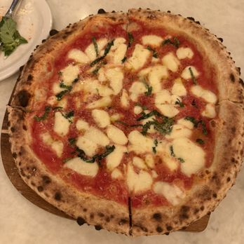 Acerra Italian Kitchen & Bar - Margarita pizza - Italian Near Me - Chicago, Illinois