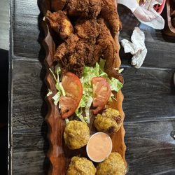 Chicharrón de pollo con mofongo