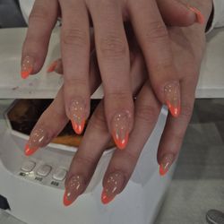 Happy Nails - I get my french tip w builder gel with Jen. Nice Job!!!!