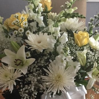 Jan's Flowers & Gifts - Florists Near Me - Holyoke, Massachusetts Jan's Flowers & Gifts - Florists Near Me - Holyoke, Massachusetts