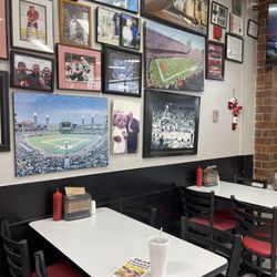 Dear Franks of Niles - Dining area
