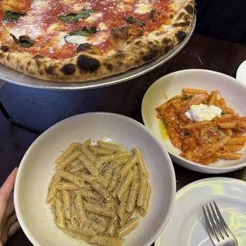 Fiorella -Polk - Cacio e Pepe, Radiatore alla Vodka Diavola & Margherita Pie - Pizza Near Me - San Francisco, California Fiorella -Polk - Cacio e Pepe, Radiatore alla Vodka Diavola & Margherita Pie - Pizza Near Me - San Francisco, California