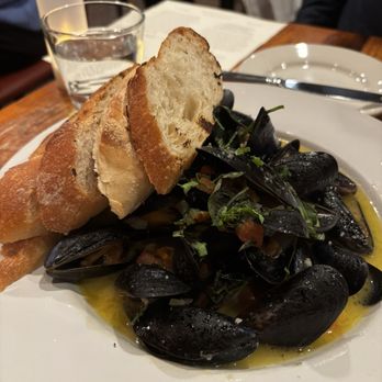FOODBAR - Muscles - New American Near Me - Vestavia Hills, Alabama
