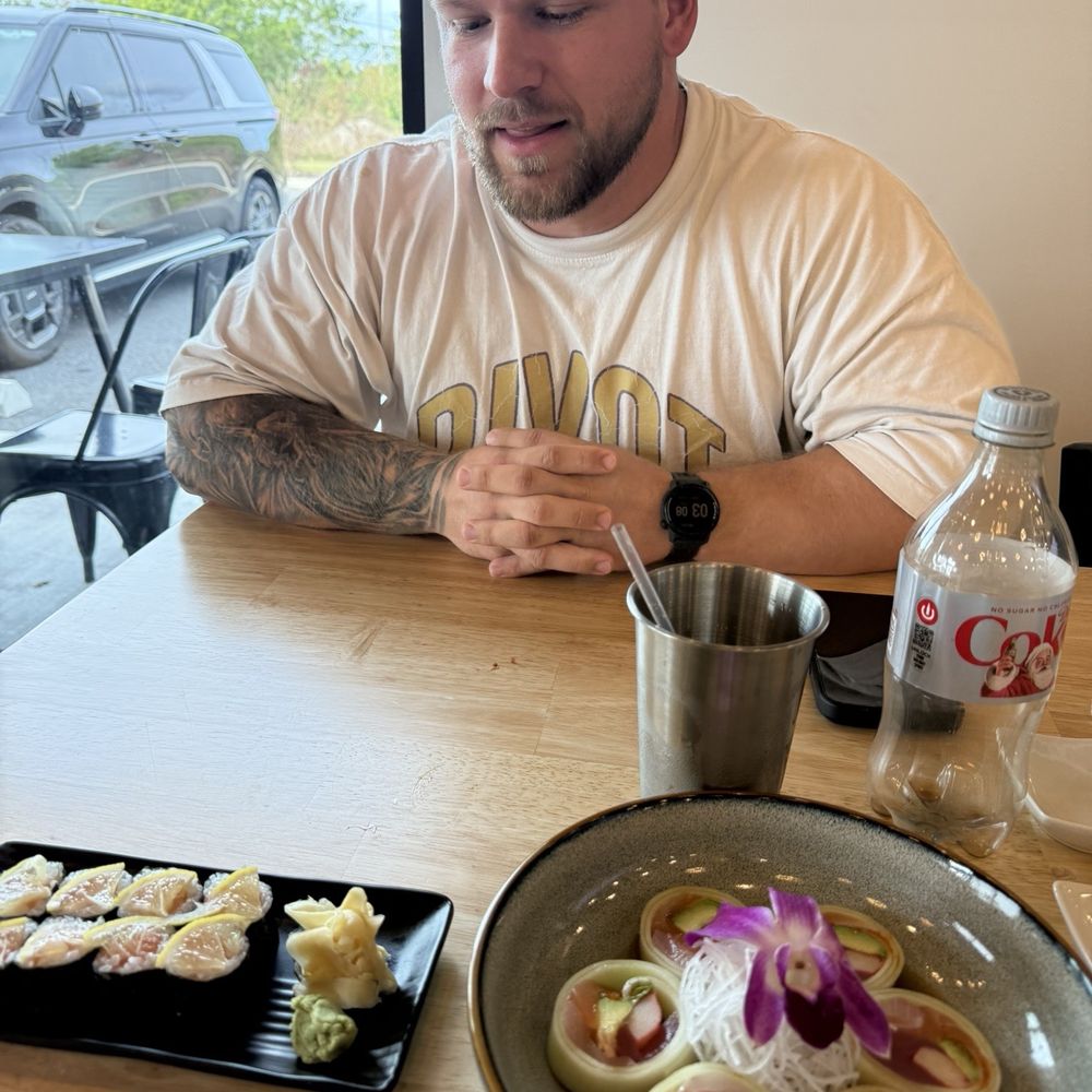 Narturo roll and a salmon roll with lemon added! Narturo roll and a salmon roll with lemon added!