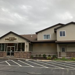 outside restaurant - lot of parking outside restaurant - lot of parking
