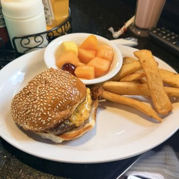 Burgers & Beer - Kids Burger & Fries - Mexican Near Me - Temecula, California