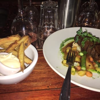 Beeren Eetcafé Van - Gastropubs Near Me - Amsterdam, New Hampshire