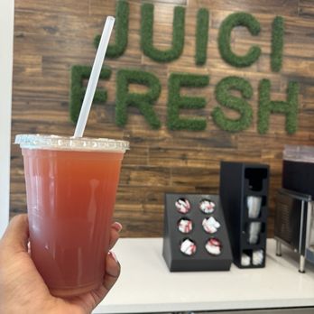 Juici Patties - Strawberry dragonfruit & Mango drink - Fast Food Near Me - Lauderhill, Florida Juici Patties - Strawberry dragonfruit & Mango drink - Fast Food Near Me - Lauderhill, Florida