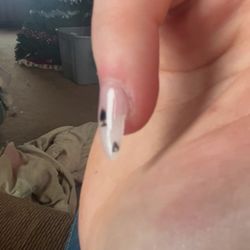 Le Nails Spa - This one isn't even shaped straight