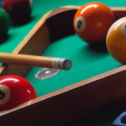 Spoonz On Sawmill - 4 pool tables, and indoor cornhole!
