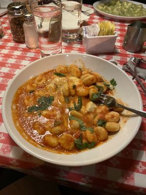 Vince's Italian Restaurant & Pizzeria by null