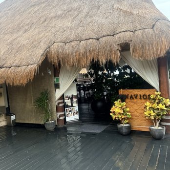 Navíos - Entrance - Mexican Near Me - Cancún, ROO