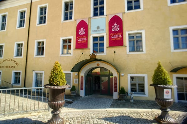 Schlosshotel Mondsee by null