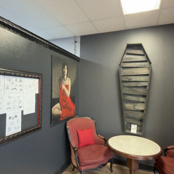 Revenant Tattoos East - Entrance foyer - Piercing Near Me - Orlando, Florida Revenant Tattoos East - Entrance foyer - Piercing Near Me - Orlando, Florida