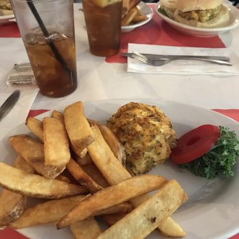 Schultz's Crab House - Crab cake and fries - Seafood Near Me - Essex, Maryland
