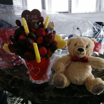 Edible Arrangements - a teddy bear and a bouquet of strawberries - Florists Near Me - Beavercreek, Ohio Edible Arrangements - a teddy bear and a bouquet of strawberries - Florists Near Me - Beavercreek, Ohio