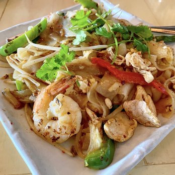 Pinto Thai Ramona - Pad Kee Mao - Thai Near Me - Ramona, California