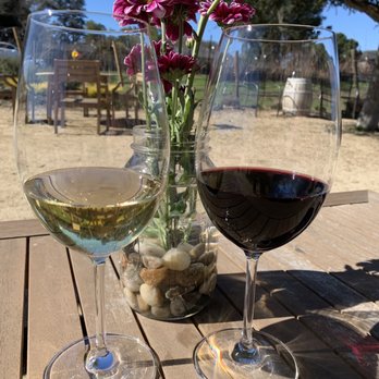 Calerrain Wines - Wine Tasting Room Near Me - Gilroy, California