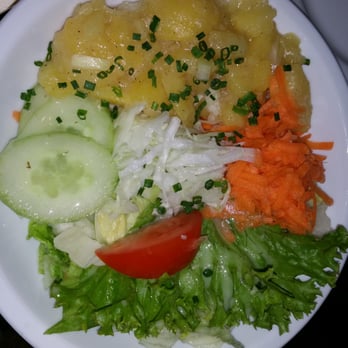 Gaststätte Zum weißen Roß - Salatteller zum Karpfen - Restaurants Near Me - Wendelstein, BY Gaststätte Zum weißen Roß - Salatteller zum Karpfen - Restaurants Near Me - Wendelstein, BY