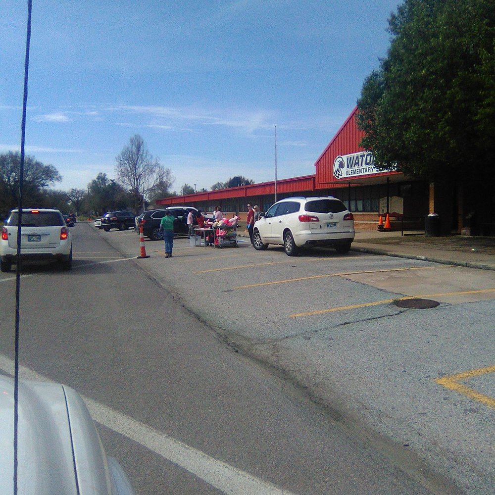 Watonga Elementary School - Passing out "Brain Food" packets for schooling from home - Elementary Schools Near Me - Watonga, Oklahoma