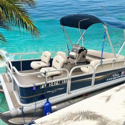 Palm Coast Fishing and Boat Rental - Rent a pontoon today and enjoy a relaxing cruise along the beautiful Matanzas River! Perfect for family outings or a day with friends.