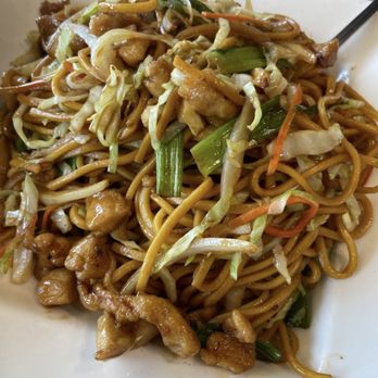 Dan Gui Chinese Cuisine - Lo mein - Szechuan Near Me - Issaquah, Washington
