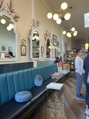 Crème Bakery by null