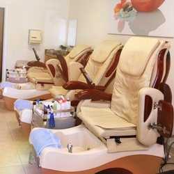 Jeannie Nails - Knock your socks off for a Pedi!
