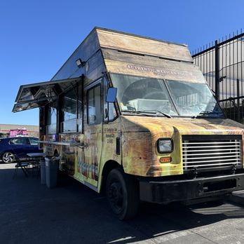 El Paisa By Los Alegres - Truck by OSH across from Costco - Food Trucks Near Me - Redwood City, California El Paisa By Los Alegres - Truck by OSH across from Costco - Food Trucks Near Me - Redwood City, California