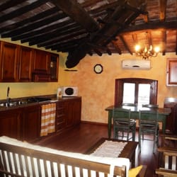 Casa Lucchesi Affitti Camere - Casa Vacanza Apartment, Stonehouse Family Holiday Apartment