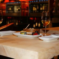 Mundo do Vino - Match your wine with the food, we will help.