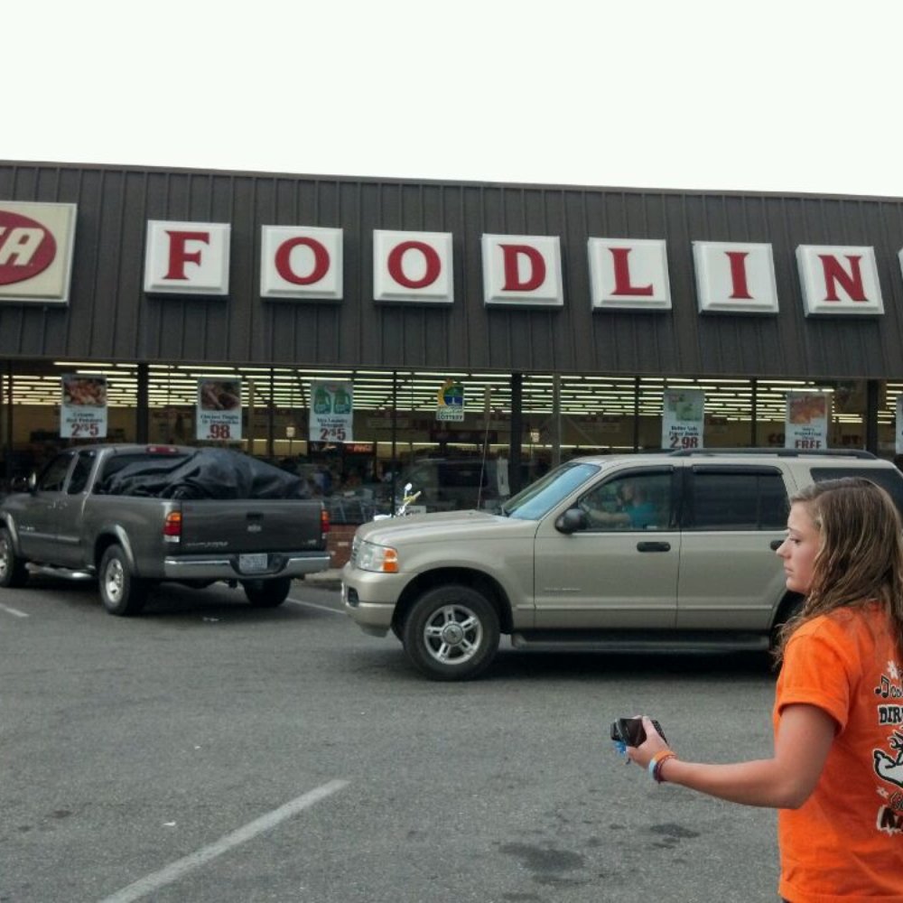 Jackson's IGA - a woman in a parking lot - Grocery Near Me - Beulaville, North Carolina Jackson's IGA - a woman in a parking lot - Grocery Near Me - Beulaville, North Carolina