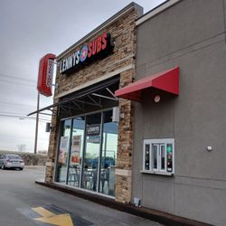 Lennys Grill & Subs - The drive-thru.