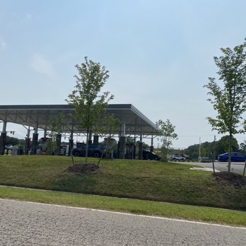 Wawa - Lots of pumps! - Convenience Stores Near Me - Yorktown, Virginia