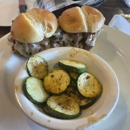 Pulled pork sliders and grilled zucchini Pulled pork sliders and grilled zucchini