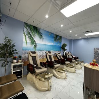 US Nails - new pedicure chairs - Nail Salons Near Me - Cincinnati, Ohio