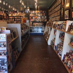Ash Avenue Comics & Books - I like taking these overall shots.