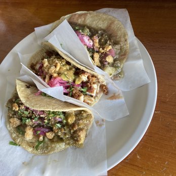 Luigie Guisados - Chicharrón , chicken and Marlon - Tacos Near Me - Ensenada, BCN Luigie Guisados - Chicharrón , chicken and Marlon - Tacos Near Me - Ensenada, BCN