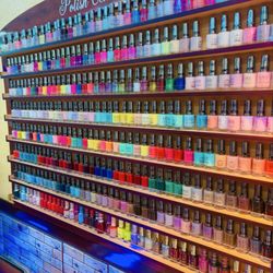 US Nails and Spa - Nail polish