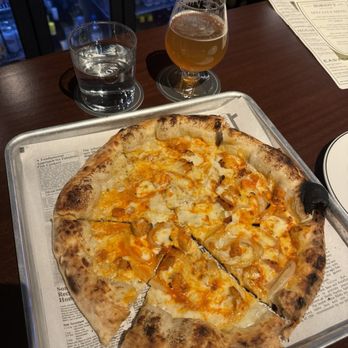 Hobson's Bar & Kitchen - Buffalo chicken pizza - Bars Near Me - Boston, Massachusetts