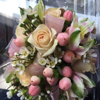 The Flowerman - The beautiful corsage they made quickly for me this morning on short notice. - Florists Near Me - Pasadena, California The Flowerman - The beautiful corsage they made quickly for me this morning on short notice. - Florists Near Me - Pasadena, California