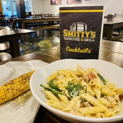 Smitty's Taphouse & Grill - Atmosphere