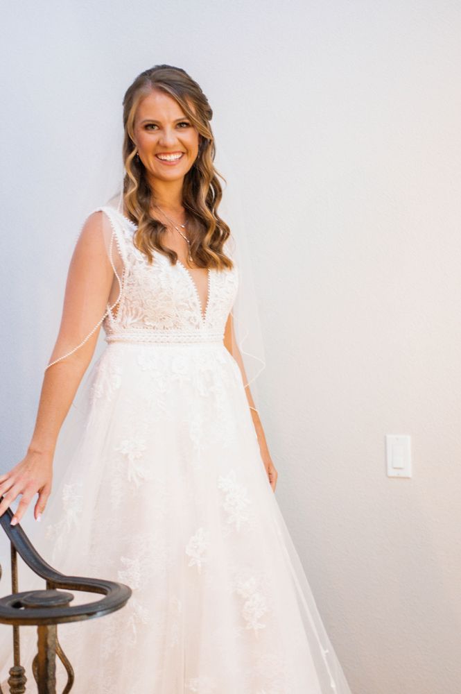 Knight & Veil Hair and Makeup Logo