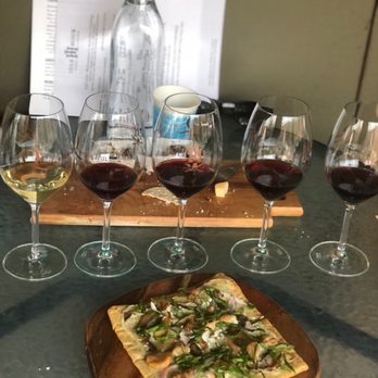 Idle Hour Winery & Kitchen - Flat bread mushroom pizza - Wineries Near Me - Oakhurst, California Idle Hour Winery & Kitchen - Flat bread mushroom pizza - Wineries Near Me - Oakhurst, California