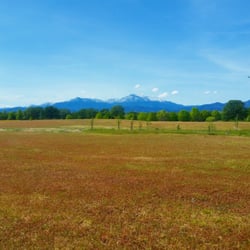 McConnell Foundation - Mountain views on the McConnell Foundation walking trail