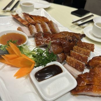 New Mandarin Seafood Restaurant - Dim Sum Near Me - Vancouver, British Columbia